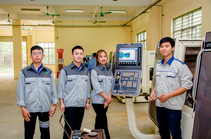 Lương và mã số chức danh của viên chức giáo dục nghề nghiệp thay đổi từ 10-12- Ảnh 1. Lương và mã số chức danh của viên chức giáo dục nghề nghiệp thay đổi từ 10-12- Ảnh 1.