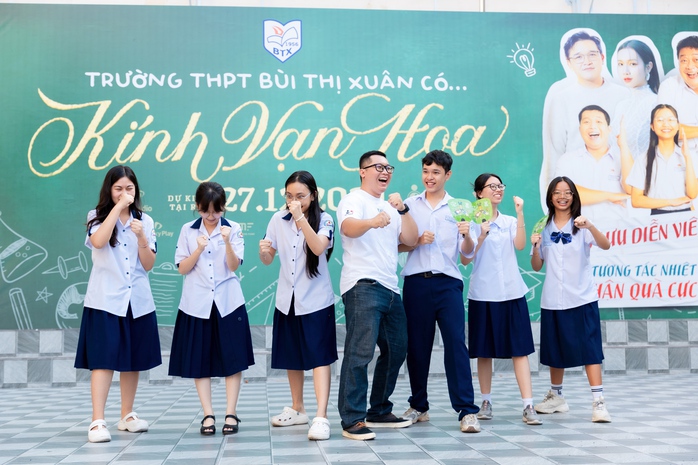 Võ Thanh Hòa tiết lộ: "Kính vạn hoa" là phim chữa lành- Ảnh 3. Võ Thanh Hòa tiết lộ: "Kính vạn hoa" là phim chữa lành- Ảnh 3.