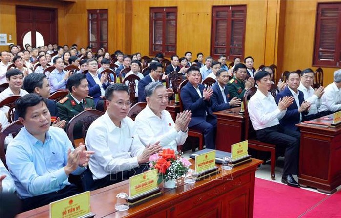Tổng Bí thư Tô Lâm tiếp xúc cử tri Hưng Yên- Ảnh 3. Tổng Bí thư Tô Lâm tiếp xúc cử tri Hưng Yên- Ảnh 3.