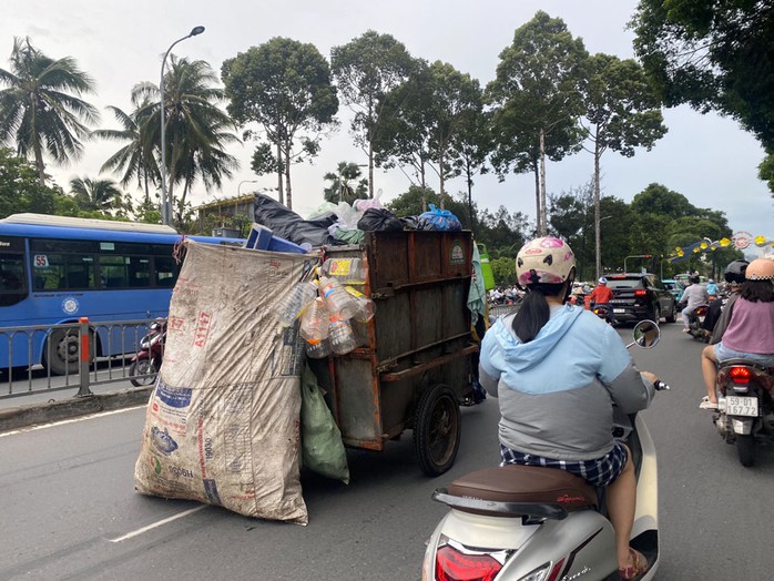 Việc thay thế phương tiện vận chuyển rác sẽ xóa đi hình ảnh nhếch nhác, thiếu vệ sinh Việc thay thế phương tiện vận chuyển rác sẽ xóa đi hình ảnh nhếch nhác, thiếu vệ sinh