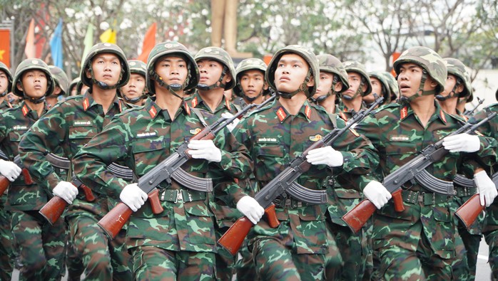 THẮM TÌNH ĐOÀN KẾT QUÂN - DÂN (*): Phát huy phẩm chất "Bộ đội Cụ Hồ"- Ảnh 1. THẮM TÌNH ĐOÀN KẾT QUÂN - DÂN (*): Phát huy phẩm chất "Bộ đội Cụ Hồ"- Ảnh 1.