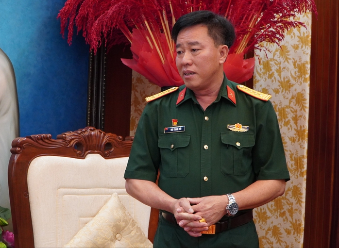 Báo Người Lao Động thăm và chúc mừng kỷ niệm 80 năm ngày thành lập Quân đội Nhân dân Việt Nam - Ảnh 3. Báo Người Lao Động thăm và chúc mừng kỷ niệm 80 năm ngày thành lập Quân đội Nhân dân Việt Nam - Ảnh 3.