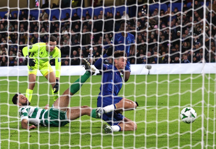Sao 18 tuổi bùng nổ, Chelsea nối dài mạch toàn thắng Conference League- Ảnh 1. Sao 18 tuổi bùng nổ, Chelsea nối dài mạch toàn thắng Conference League- Ảnh 1.