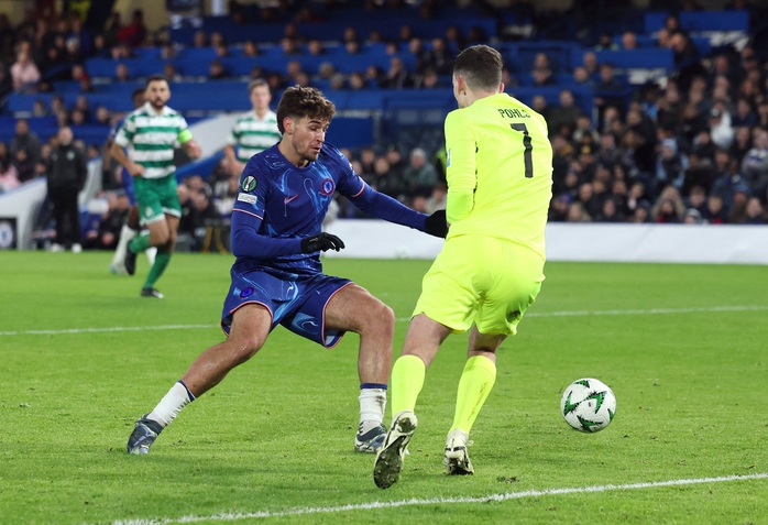 Sao 18 tuổi bùng nổ, Chelsea nối dài mạch toàn thắng Conference League- Ảnh 3. Sao 18 tuổi bùng nổ, Chelsea nối dài mạch toàn thắng Conference League- Ảnh 3.