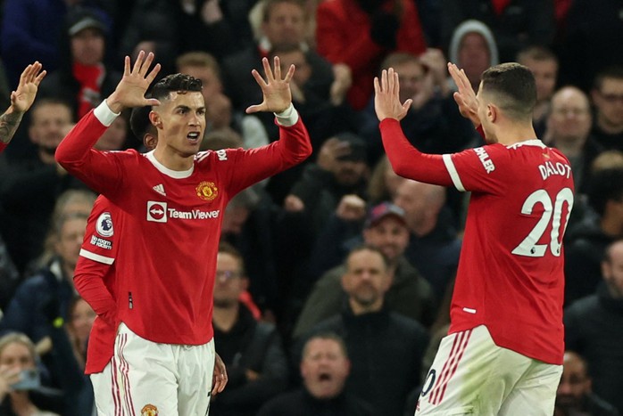 Ronaldo ngó lơ Rashford, chỉ ra 3 cầu thủ Man United chuyên nghiệp nhất- Ảnh 1. Ronaldo ngó lơ Rashford, chỉ ra 3 cầu thủ Man United chuyên nghiệp nhất- Ảnh 1.