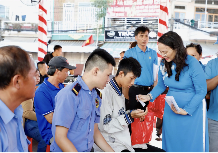 Nhiều tin vui cho người lao động dịp Tết Ất Tỵ ở Cần Thơ- Ảnh 1. Nhiều tin vui cho người lao động dịp Tết Ất Tỵ ở Cần Thơ- Ảnh 1.