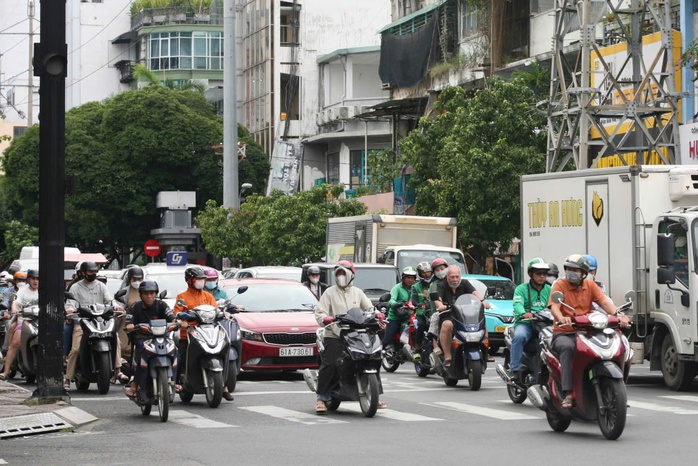Thời tiết TP HCM hôm nay, 22-12: Trời se lạnh, nhiệt độ thấp nhất 20 độ C- Ảnh 1. Thời tiết TP HCM hôm nay, 22-12: Trời se lạnh, nhiệt độ thấp nhất 20 độ C- Ảnh 1.