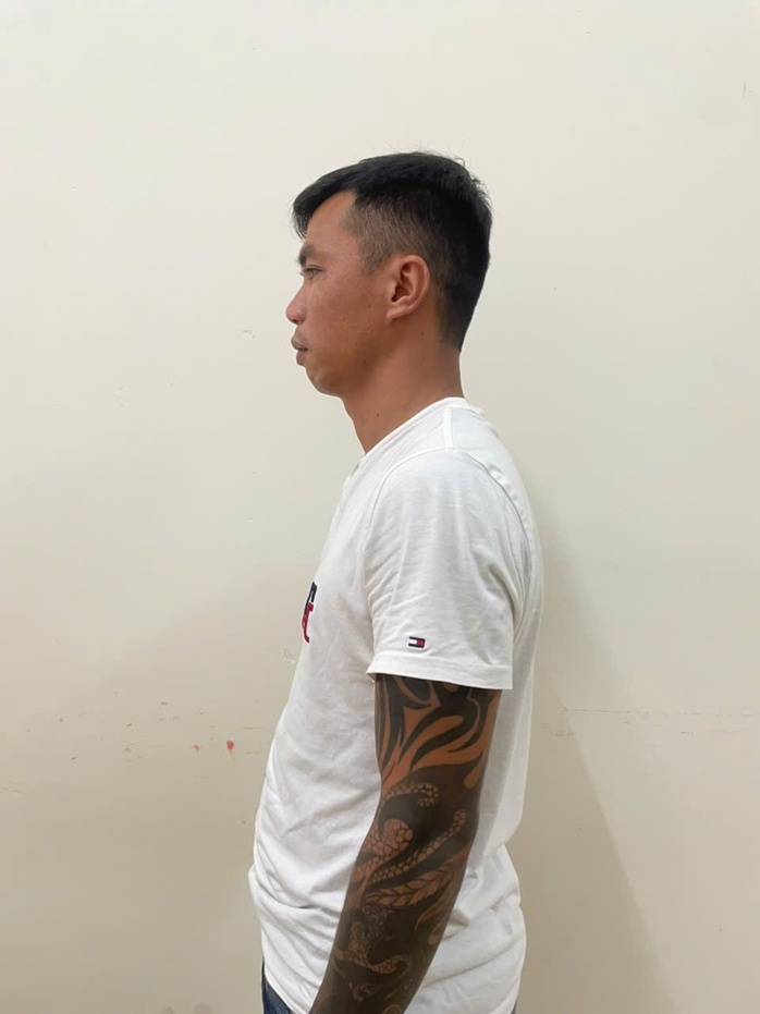 Người đàn ông đi xe bán tải đuổi chém 2 phụ nữ: Sự việc xảy ra 2 tháng trước!- Ảnh 2. Người đàn ông đi xe bán tải đuổi chém 2 phụ nữ: Sự việc xảy ra 2 tháng trước!- Ảnh 2.
