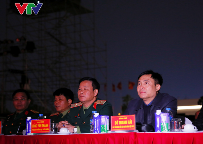 3.000 nghệ sĩ, cán bộ chiến sĩ cùng 40 quân khuyển tham gia "Con đường lịch sử"- Ảnh 4.