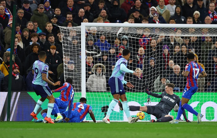 Đè bẹp chủ nhà Crystal Palace, Arsenal vững chân Top 3 Ngoại hạng- Ảnh 2. Đè bẹp chủ nhà Crystal Palace, Arsenal vững chân Top 3 Ngoại hạng- Ảnh 2.