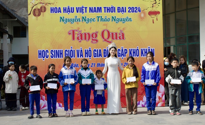 Lần đầu tổ chức chợ phiên biên giới ở Quảng Trị, khách đến nườm nượp- Ảnh 2. Lần đầu tổ chức chợ phiên biên giới ở Quảng Trị, khách đến nườm nượp- Ảnh 2.