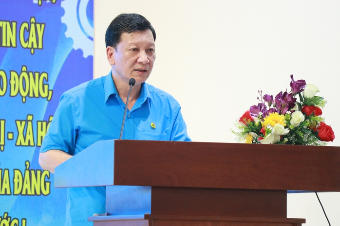 Ông Trương Hồng Sơn, UVTV - Chủ nhiệm UBKT LĐLĐ TP HCM phát biểu tại hội nghị tổng kết phong trào CNVC-LĐ và hoạt động Công đoàn Quận 8 năm 2024 Ông Trương Hồng Sơn, UVTV - Chủ nhiệm UBKT LĐLĐ TP HCM phát biểu tại hội nghị tổng kết phong trào CNVC-LĐ và hoạt động Công đoàn Quận 8 năm 2024