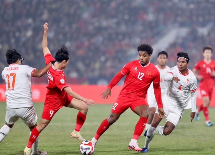 Văn Toàn chấn thương nặng, sớm chia tay ASEAN Cup 2024- Ảnh 1. Văn Toàn chấn thương nặng, sớm chia tay ASEAN Cup 2024- Ảnh 1.