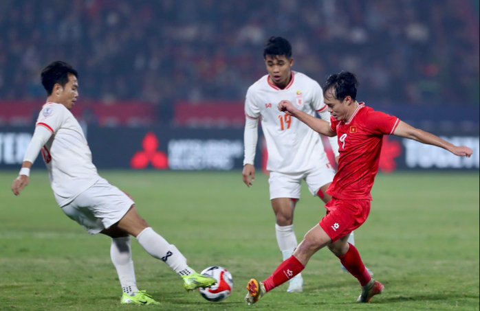 Văn Toàn chấn thương nặng, sớm chia tay ASEAN Cup 2024- Ảnh 2. Văn Toàn chấn thương nặng, sớm chia tay ASEAN Cup 2024- Ảnh 2.