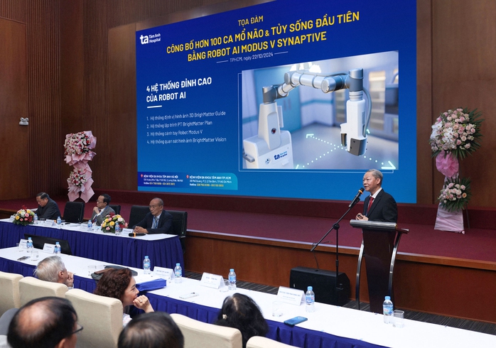 ThS.BS.CKII Chu Tấn Sĩ phát biểu tại buổi tọa đàm về hiệu quả điều trị u não, u tủy sống và đột quỵ xuất huyết não khi phẫu thuật bằng Robot AI Modus V Synaptive. Ảnh: Bệnh viện Đa khoa Tâm Anh TP HCM ThS.BS.CKII Chu Tấn Sĩ phát biểu tại buổi tọa đàm về hiệu quả điều trị u não, u tủy sống và đột quỵ xuất huyết não khi phẫu thuật bằng Robot AI Modus V Synaptive. Ảnh: Bệnh viện Đa khoa Tâm Anh TP HCM
