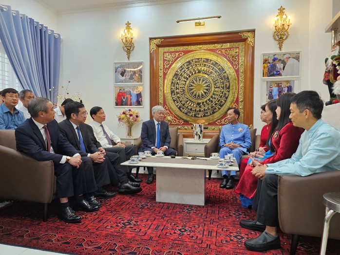 Đoàn MTTQ Việt Nam, lãnh đạo TP HCM chúc mừng Giáng sinh cơ sở tôn giáo- Ảnh 3. Đoàn MTTQ Việt Nam, lãnh đạo TP HCM chúc mừng Giáng sinh cơ sở tôn giáo- Ảnh 3.