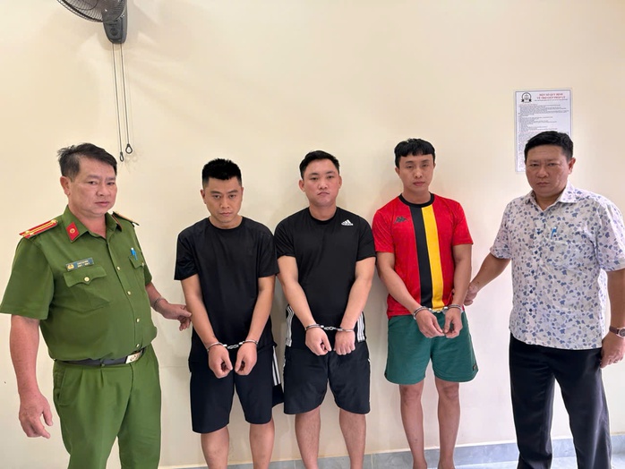 Bắt thanh niên chuyên gây bất ngờ cho nạn nhân- Ảnh 1. Bắt thanh niên chuyên gây bất ngờ cho nạn nhân- Ảnh 1.