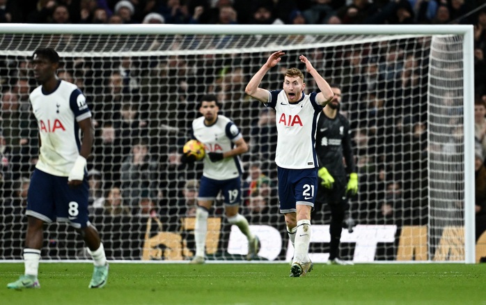 Mãn nhãn trận cầu 9 bàn, Liverpool "vùi dập" Tottenham vững ngôi đầu- Ảnh 8. Mãn nhãn trận cầu 9 bàn, Liverpool "vùi dập" Tottenham vững ngôi đầu- Ảnh 8.