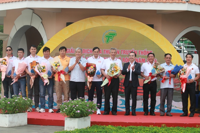 Sôi nổi Giải Vô địch đua thuyền truyền thống TP HCM mở rộng 2024- Ảnh 1. Sôi nổi Giải Vô địch đua thuyền truyền thống TP HCM mở rộng 2024- Ảnh 1.