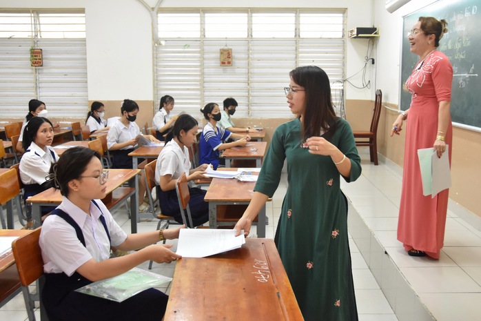 Điều chỉnh ma trận đề kiểm tra định kỳ với học sinh THPT- Ảnh 1. Điều chỉnh ma trận đề kiểm tra định kỳ với học sinh THPT- Ảnh 1.