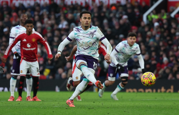 Man United thua thảm sân nhà, Bournemouth lên Top 5 Ngoại hạng- Ảnh 5. Man United thua thảm sân nhà, Bournemouth lên Top 5 Ngoại hạng- Ảnh 5.