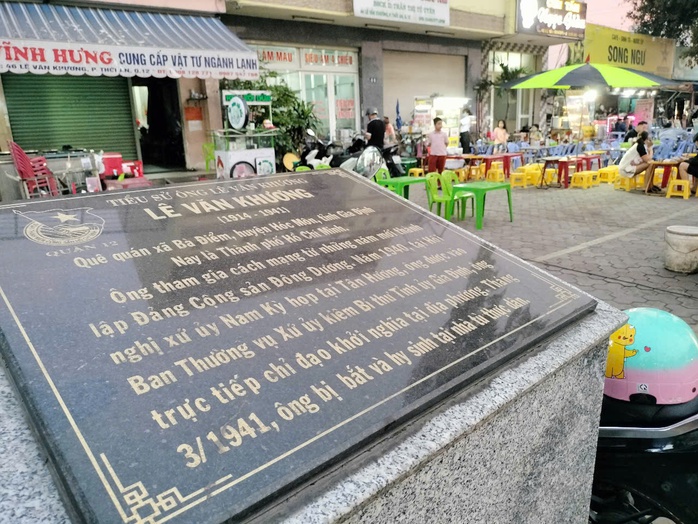 Bổ sung thông tin trên bảng tên đường- Ảnh 1. Bổ sung thông tin trên bảng tên đường- Ảnh 1.