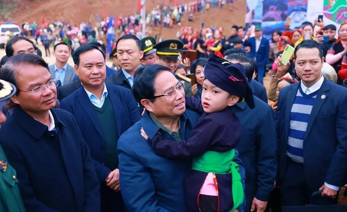 Thủ tướng Chính phủ dự Lễ khánh thành dự án tái thiết khu dân cư thôn Làng Nủ - Ảnh 4. Thủ tướng Chính phủ dự Lễ khánh thành dự án tái thiết khu dân cư thôn Làng Nủ - Ảnh 4.