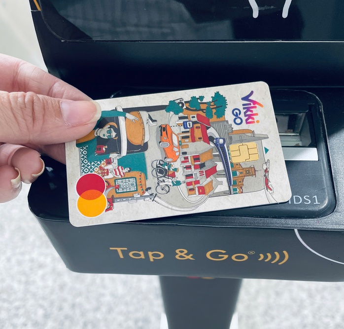 Ngân hàng phát hành thẻ miễn phí cho khách đi tàu Metro số 1- Ảnh 4. Ngân hàng phát hành thẻ miễn phí cho khách đi tàu Metro số 1- Ảnh 4.