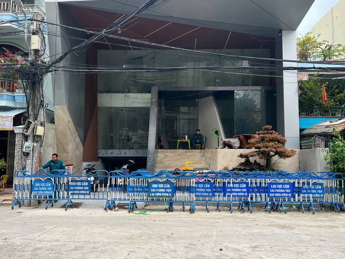 Nha Trang: Vứt tài sản của dân ra bãi rác sau khi cưỡng chế- Ảnh 2. Nha Trang: Vứt tài sản của dân ra bãi rác sau khi cưỡng chế- Ảnh 2.