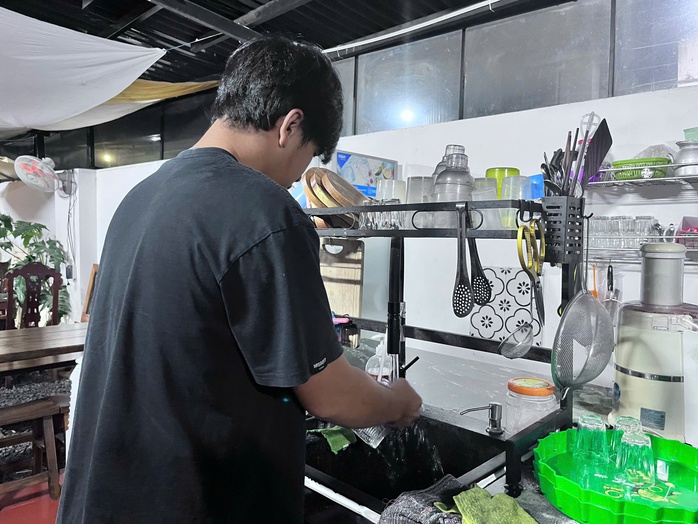 Tránh thiệt thòi khi làm thêm cuối năm- Ảnh 1. Tránh thiệt thòi khi làm thêm cuối năm- Ảnh 1.