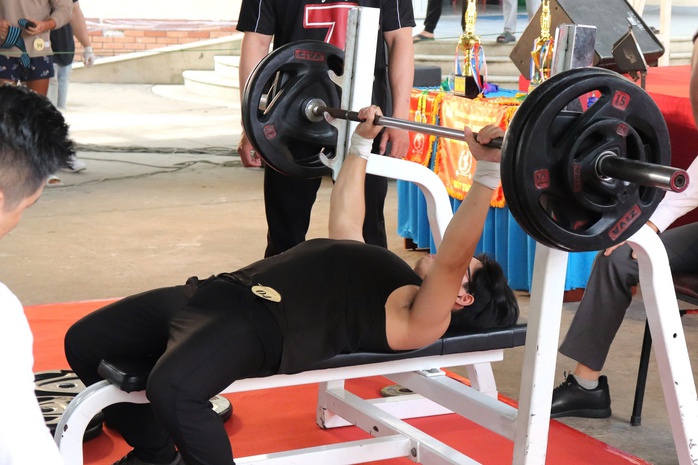Sôi nổi hội thi cử tạ - thể hình quận Bình Tân, TP HCM- Ảnh 2. Sôi nổi hội thi cử tạ - thể hình quận Bình Tân, TP HCM- Ảnh 2.