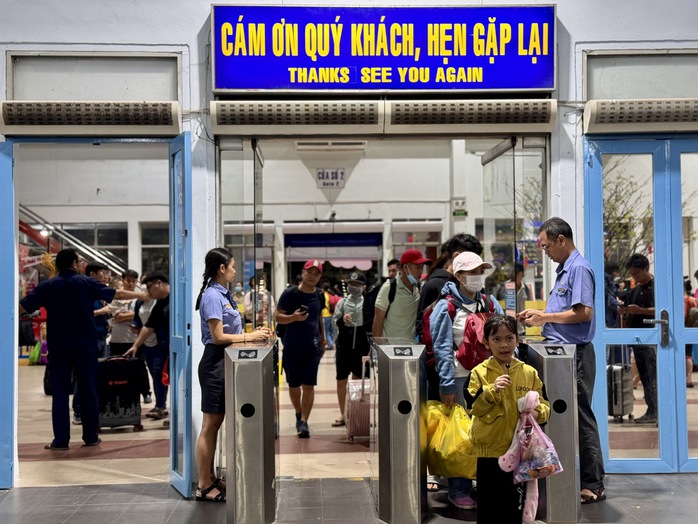 TP HCM: Thưởng Tết cao nhất hơn 1,9 tỉ đồng- Ảnh 2. TP HCM: Thưởng Tết cao nhất hơn 1,9 tỉ đồng- Ảnh 2.