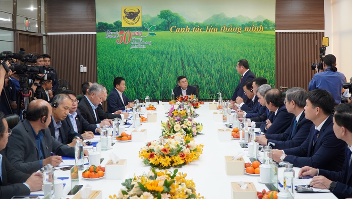 Chủ tịch Quốc hội Lào thăm Công ty phân bón Bình Điền- Ảnh 1. Chủ tịch Quốc hội Lào thăm Công ty phân bón Bình Điền- Ảnh 1.