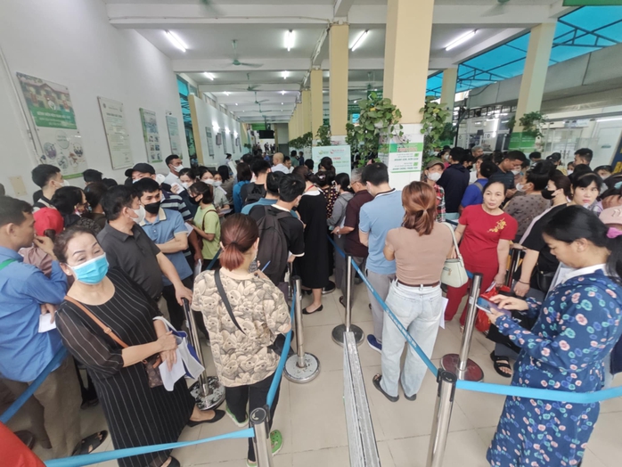 Vì sao người bệnh đến tuyến cuối vẫn phải chuyển viện?- Ảnh 1. Vì sao người bệnh đến tuyến cuối vẫn phải chuyển viện?- Ảnh 1.
