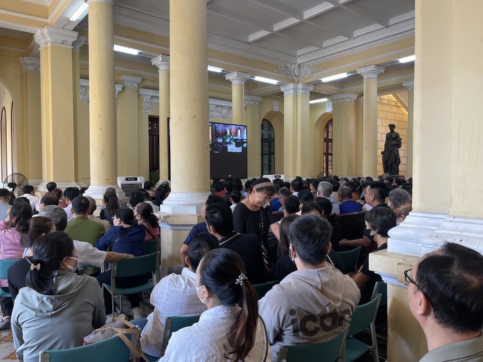 Vụ Công ty Angel Lina: Rất đông bị hại đến toà- Ảnh 1. Vụ Công ty Angel Lina: Rất đông bị hại đến toà- Ảnh 1.