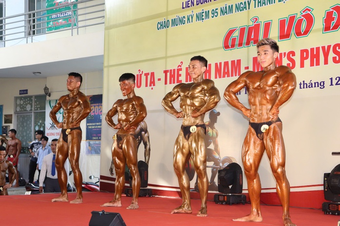 Sôi nổi hội thi cử tạ - thể hình quận Bình Tân, TP HCM- Ảnh 1. Sôi nổi hội thi cử tạ - thể hình quận Bình Tân, TP HCM- Ảnh 1.