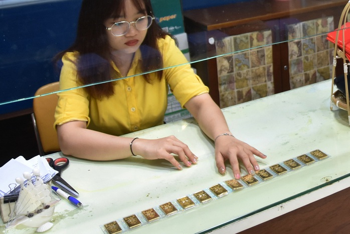 Giá vàng hôm nay, 24-12: Bất ngờ đảo chiều sụt giảm- Ảnh 1. Giá vàng hôm nay, 24-12: Bất ngờ đảo chiều sụt giảm- Ảnh 1.
