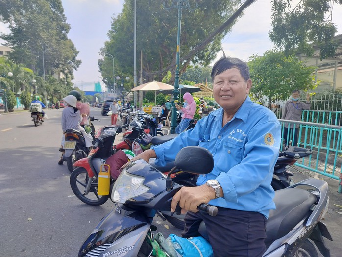 Không có thưởng, lao động tự do chật vật lo Tết- Ảnh 1. Không có thưởng, lao động tự do chật vật lo Tết- Ảnh 1.