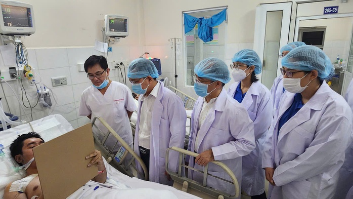 Sức khỏe các nạn nhân trong vụ cháy nhà ở Tân Bình hiện ra sao?- Ảnh 1. Sức khỏe các nạn nhân trong vụ cháy nhà ở Tân Bình hiện ra sao?- Ảnh 1.