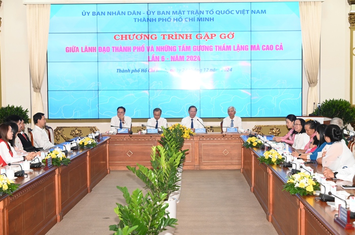 Chủ tịch Phan Văn Mãi: Hãy cùng sưởi ấm những hoàn cảnh khó khăn!- Ảnh 6. Chủ tịch Phan Văn Mãi: Hãy cùng sưởi ấm những hoàn cảnh khó khăn!- Ảnh 6.