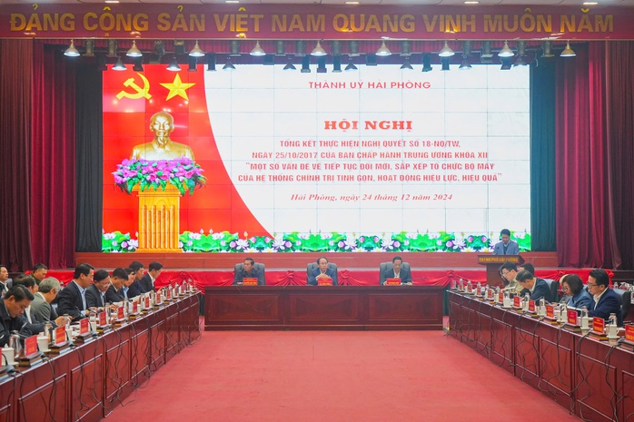Không lợi dụng để cài cắm lợi ích nhóm, lợi ích cá nhân trong sắp xếp tổ chức bộ máy, biên chế- Ảnh 1. Không lợi dụng để cài cắm lợi ích nhóm, lợi ích cá nhân trong sắp xếp tổ chức bộ máy, biên chế- Ảnh 1.