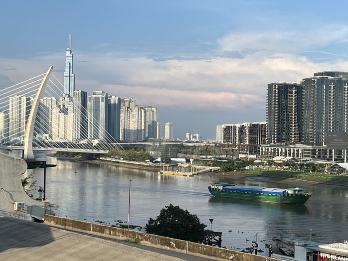 Một góc TP HCM cuối năm 2024 Ảnh: DUY CƯỜNG Một góc TP HCM cuối năm 2024 Ảnh: DUY CƯỜNG