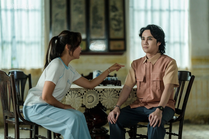 Hé lộ tạo hình Phương Mỹ Chi, Huỳnh Lập trong "Nhà gia tiên"- Ảnh 2. Hé lộ tạo hình Phương Mỹ Chi, Huỳnh Lập trong "Nhà gia tiên"- Ảnh 2.
