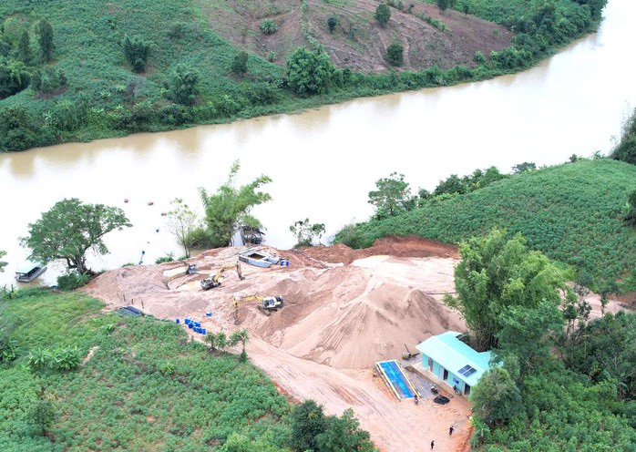 Lùm xùm đấu giá quyền khai thác khoáng sản 19 khu vực ở Kon Tum- Ảnh 1. Lùm xùm đấu giá quyền khai thác khoáng sản 19 khu vực ở Kon Tum- Ảnh 1.