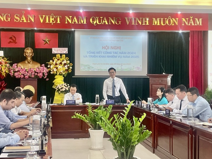 Vì sao TP HCM muốn "siết chặt" phạt nguội xe quá tải?- Ảnh 1. Vì sao TP HCM muốn "siết chặt" phạt nguội xe quá tải?- Ảnh 1.