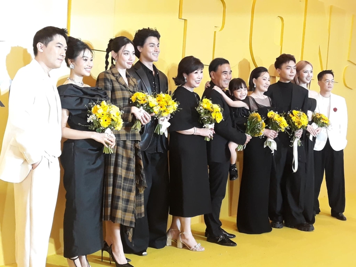 Quyền Linh phải "hôn" Hồng Đào 16 lần, nghĩ mình là "Hồng hài nhi"- Ảnh 9. Quyền Linh phải "hôn" Hồng Đào 16 lần, nghĩ mình là "Hồng hài nhi"- Ảnh 9.