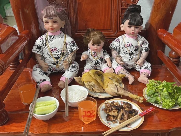 Nhiều học sinh ở Quảng Nam mua búp bê KumanThong thờ cúng cầu... học giỏi- Ảnh 1. Nhiều học sinh ở Quảng Nam mua búp bê KumanThong thờ cúng cầu... học giỏi- Ảnh 1.
