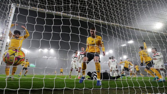 Man United lại thua sốc, Liverpool ung dung trên đỉnh bảng Ngoại hạng Anh- Ảnh 4. Man United lại thua sốc, Liverpool ung dung trên đỉnh bảng Ngoại hạng Anh- Ảnh 4.