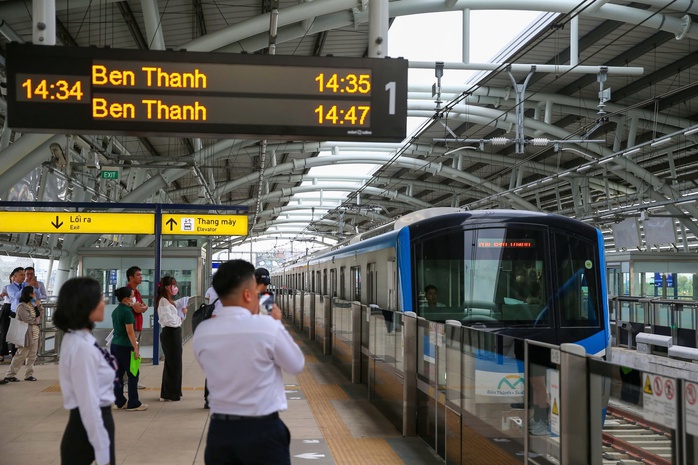 Metro số 1 đón hơn 430.000 lượt khách sau 5 ngày- Ảnh 1. Metro số 1 đón hơn 430.000 lượt khách sau 5 ngày- Ảnh 1.