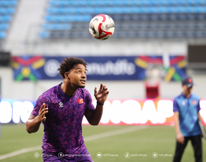 ASEAN Cup 2024: Ai sẽ thay Văn Toàn sát cánh cùng Rafaelson?- Ảnh 1. ASEAN Cup 2024: Ai sẽ thay Văn Toàn sát cánh cùng Rafaelson?- Ảnh 1.